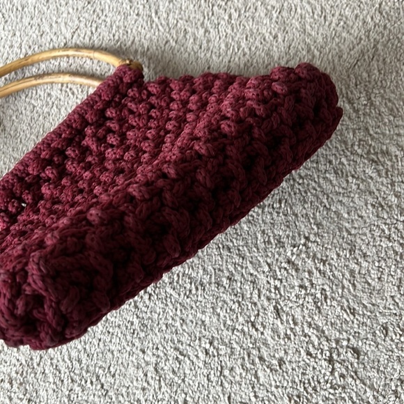 Vintage Burgundy Raspberry Crochet Handmade Wooden Handle Bag - Picture 7 of 10